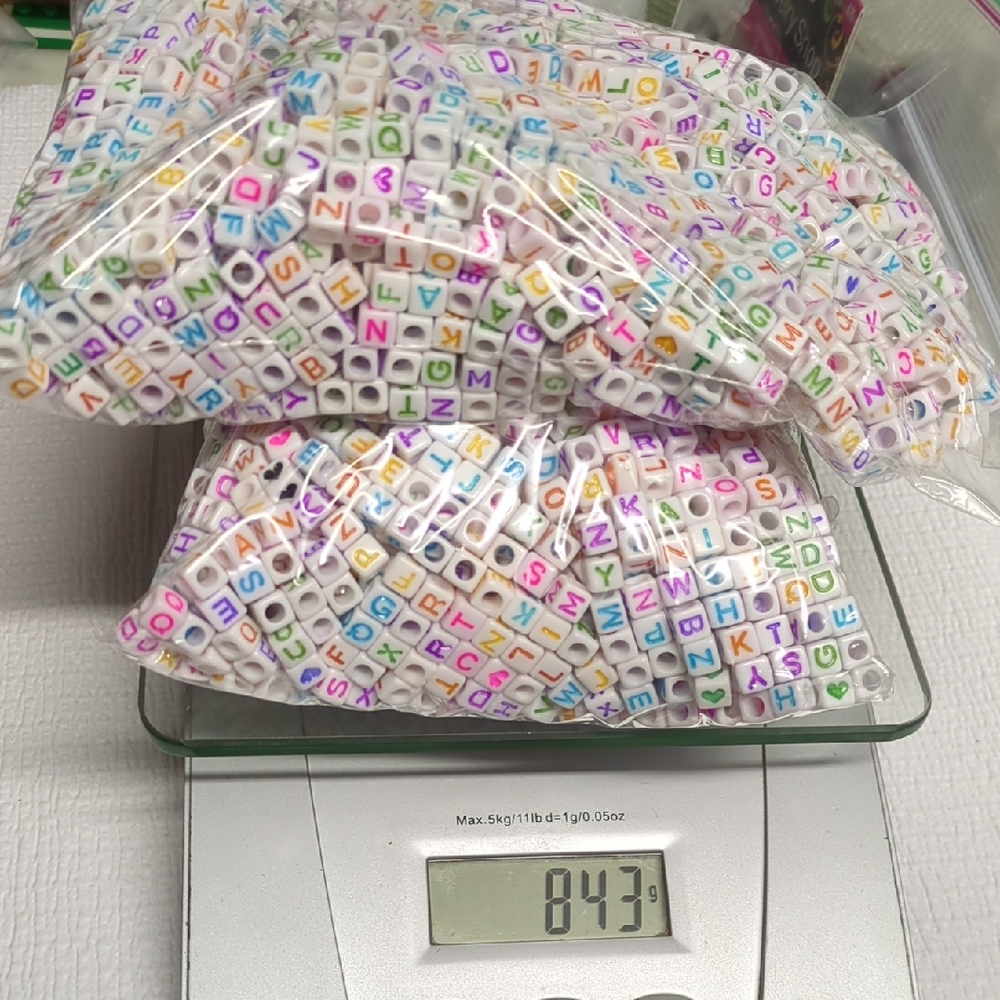 🌸Fantastic Huge Lot of Multicolour Alphabet Beads 840g